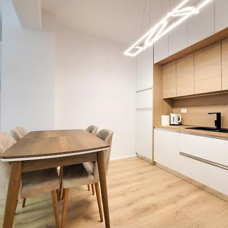 Urban Nest On Boulevard Апартаменты Тирана